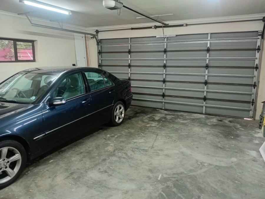 To Let 4 Bedroom Property for Rent in Twin Palms Western Cape